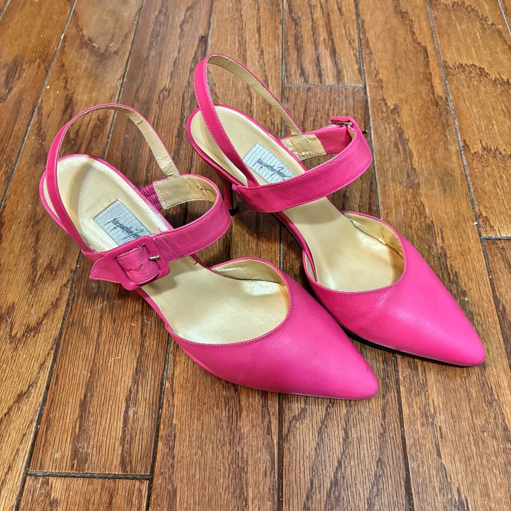 Women’s hot pink 3 inch heels w/buckle strap size 8